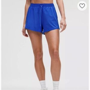 Lightweight relaxed 3” long liner